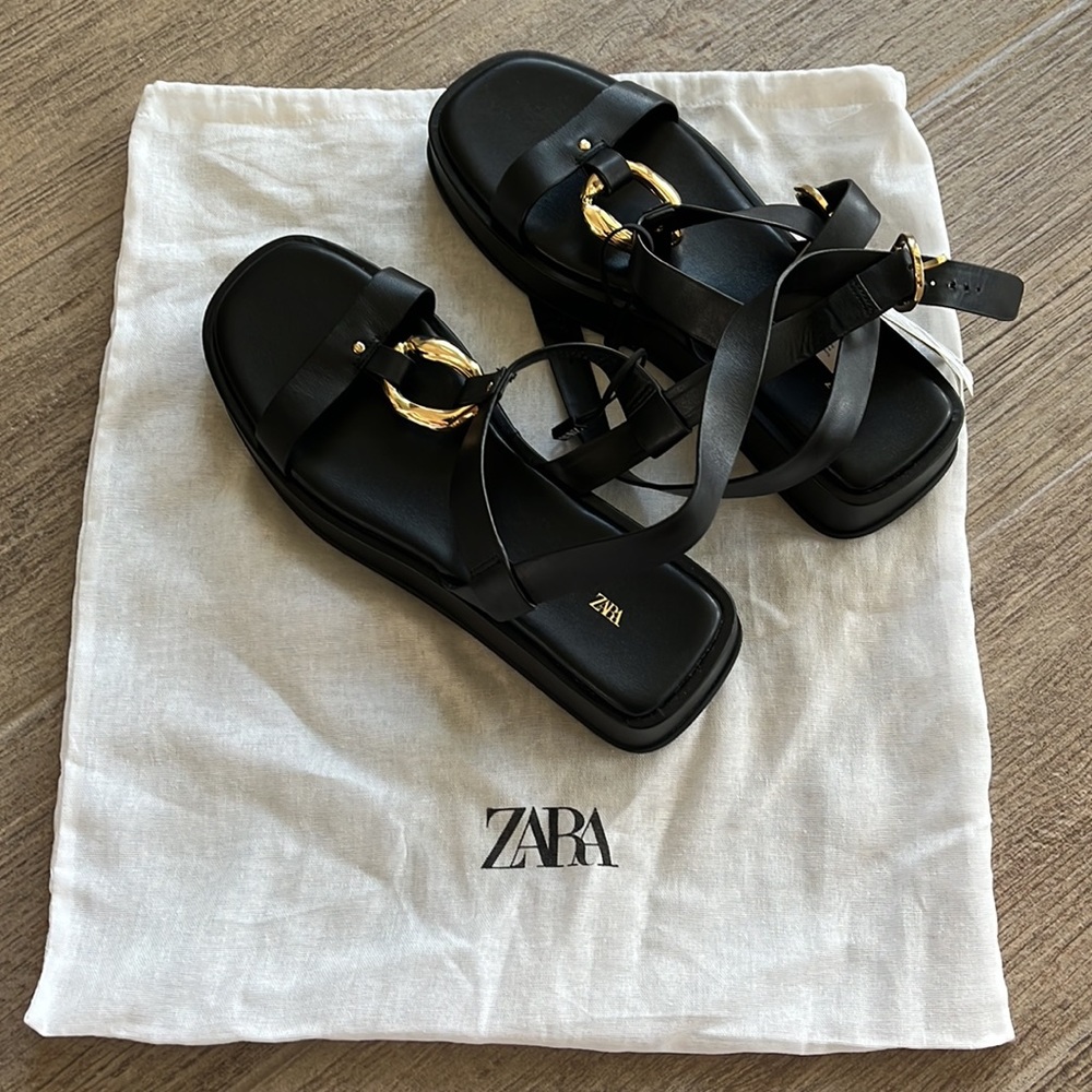 EMBELLISHED FLATFORM LEATHER SANDALS